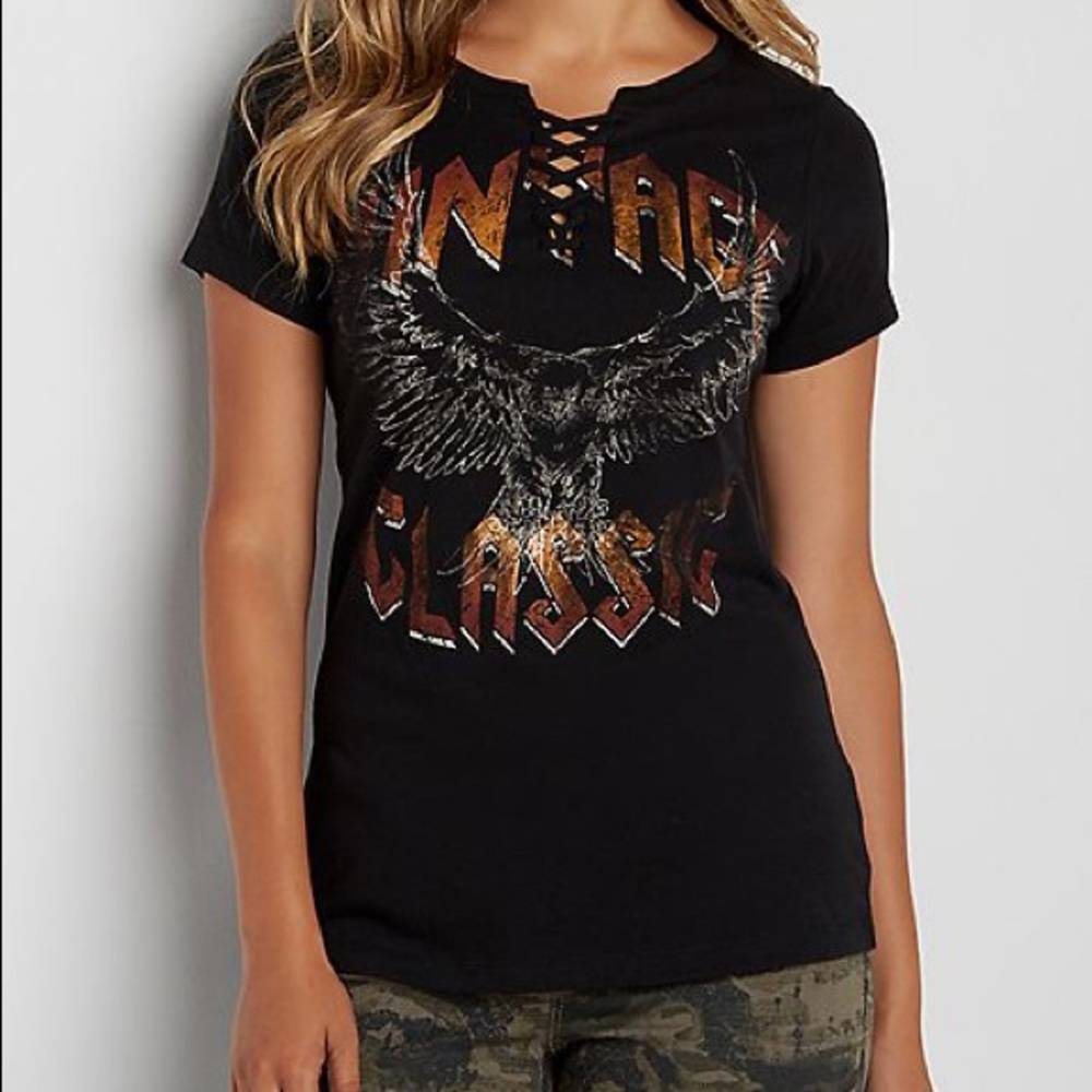 XL (Lace Up Neckline & Vintage Classic Graphic)